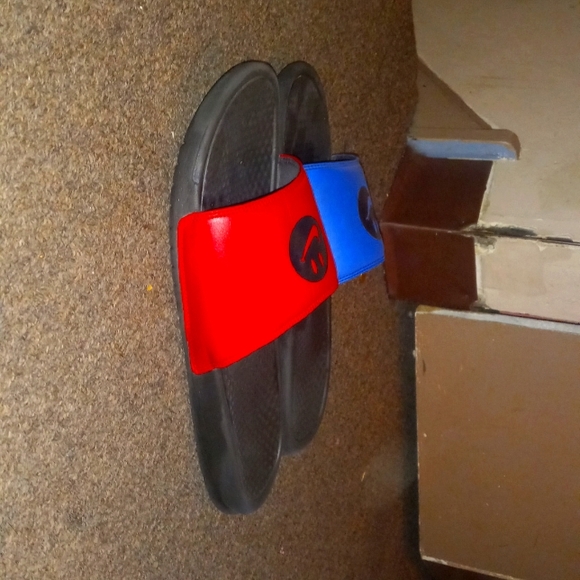 Nike mismatch slides - Picture 1 of 3
